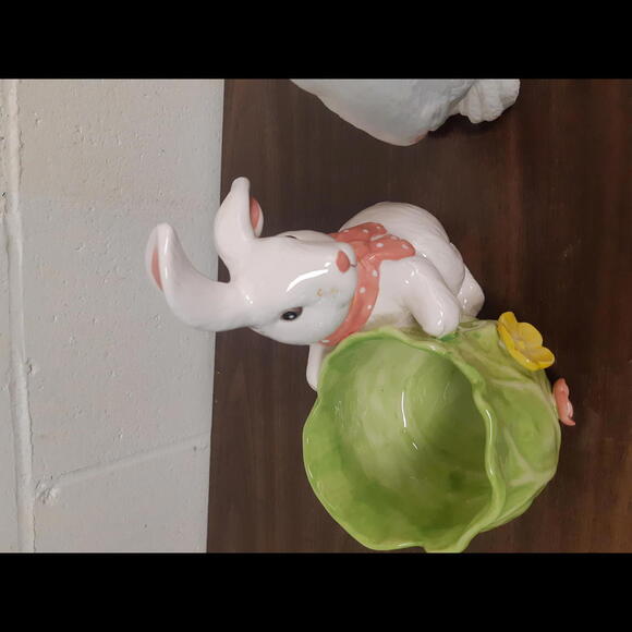 Adorable Ceramic Bunny Set with Planter - Picture 6 of 6